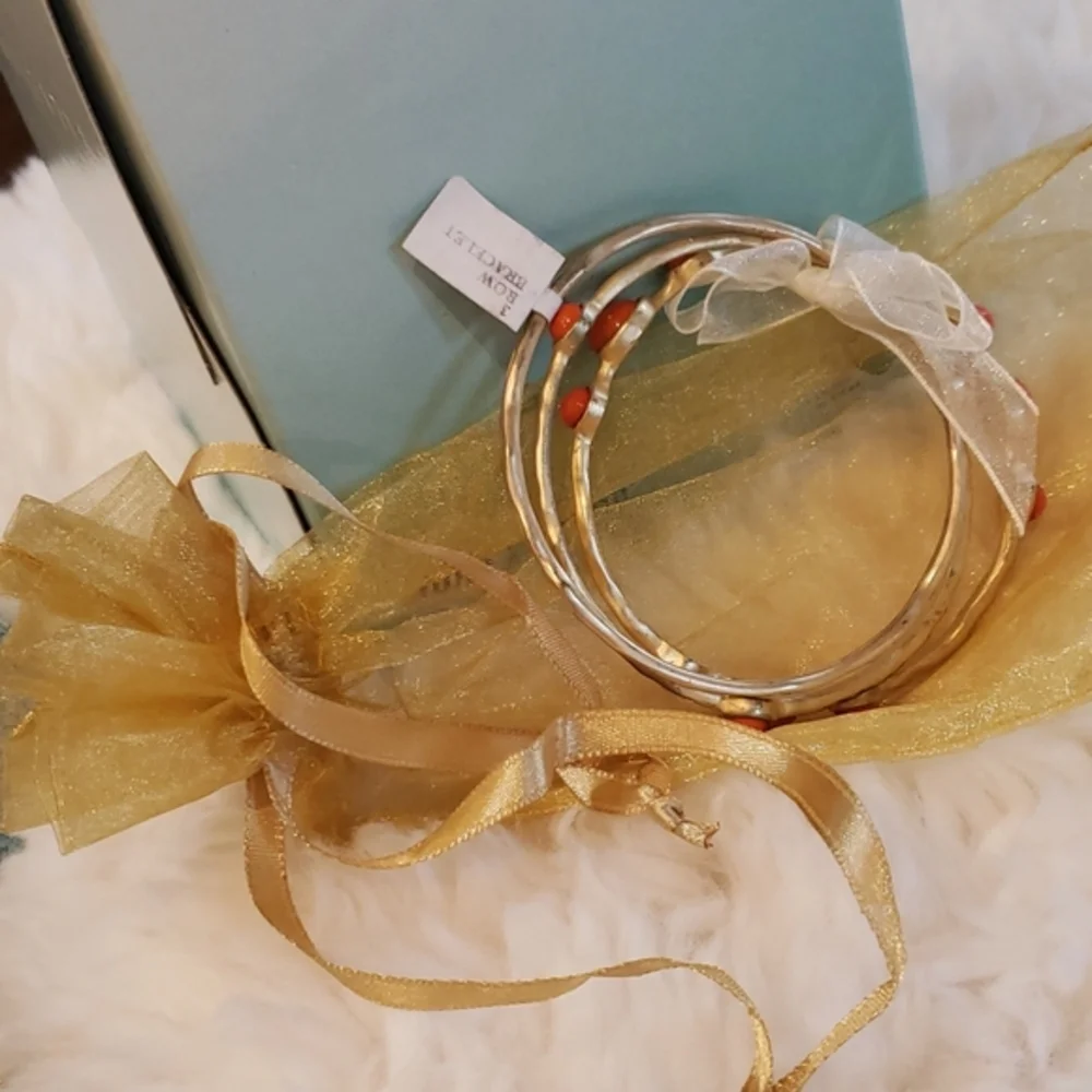 ❤‎ NWT Set 3 Row Bracelets Set Coral Stones Orange Gold metal Bracelets